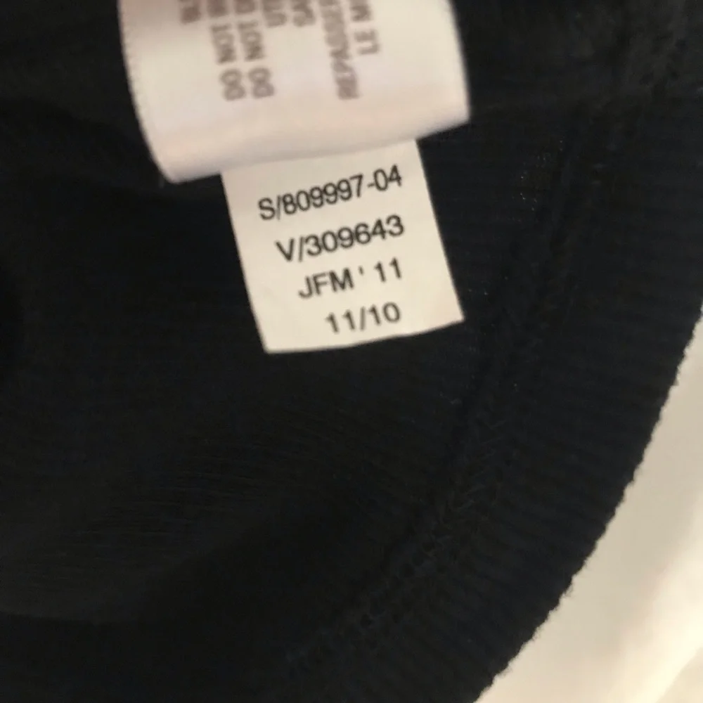 Old Navy Black Ribbed “Silky Leaves” Collar Tank Top Size Small Vintage Sz L EUC